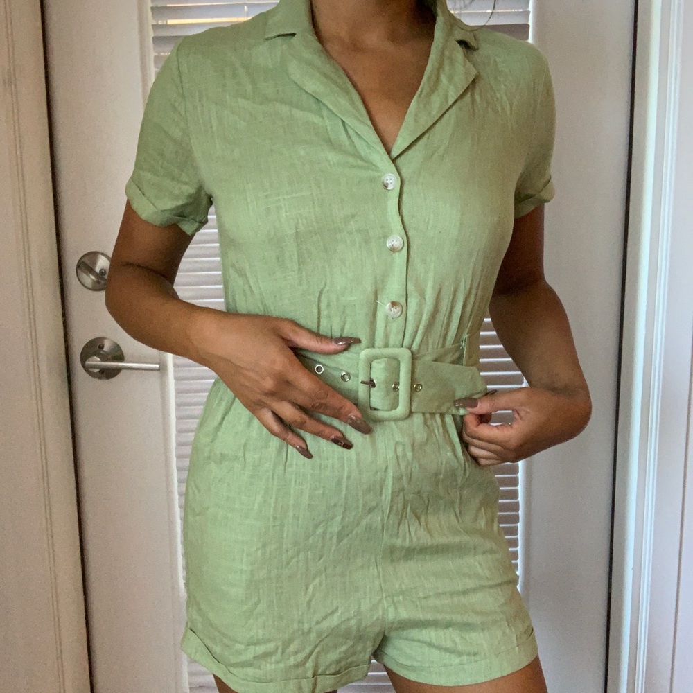 Mint play suit 🥑 Great for spring/summer!